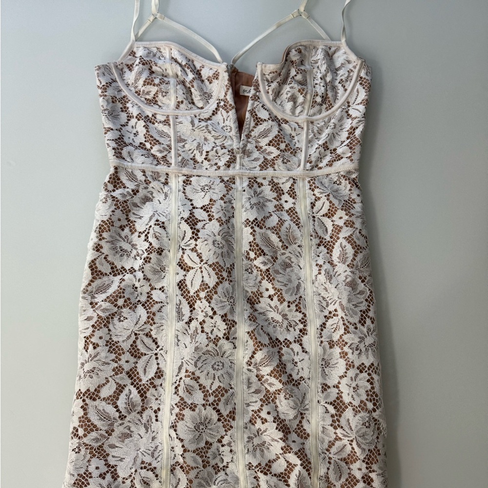 Julia Mini Dress by For Love & Lemons – White Lace – Size M - Picture 5 of 13